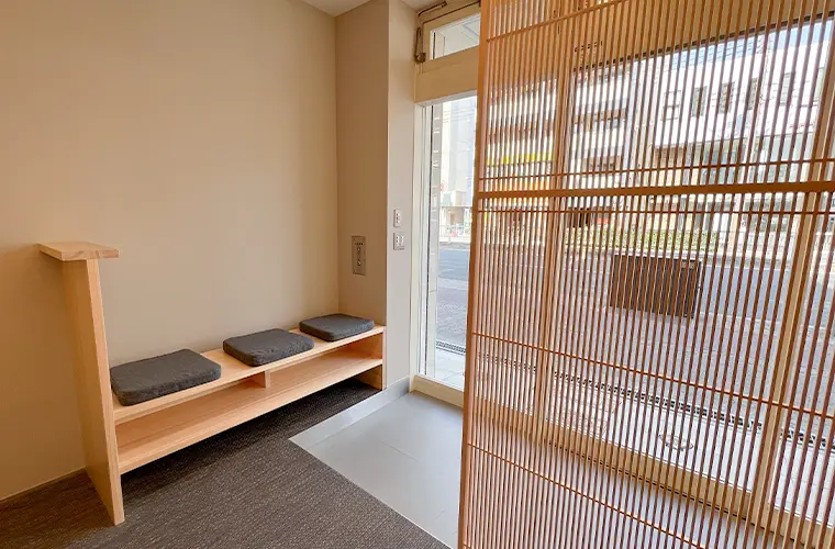 産後院エントランス