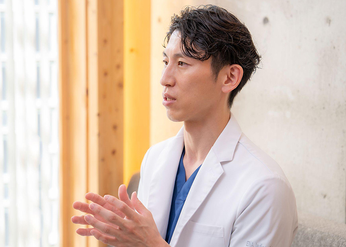 院長 山田一貴 白衣